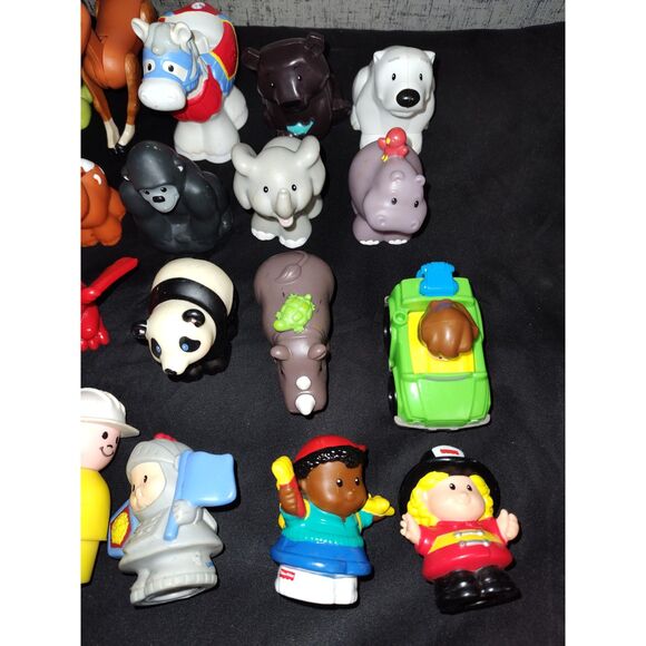 Fisher-Price Little People Toy Lot of 62 Figures + Vehicles - Picture 5 of 12